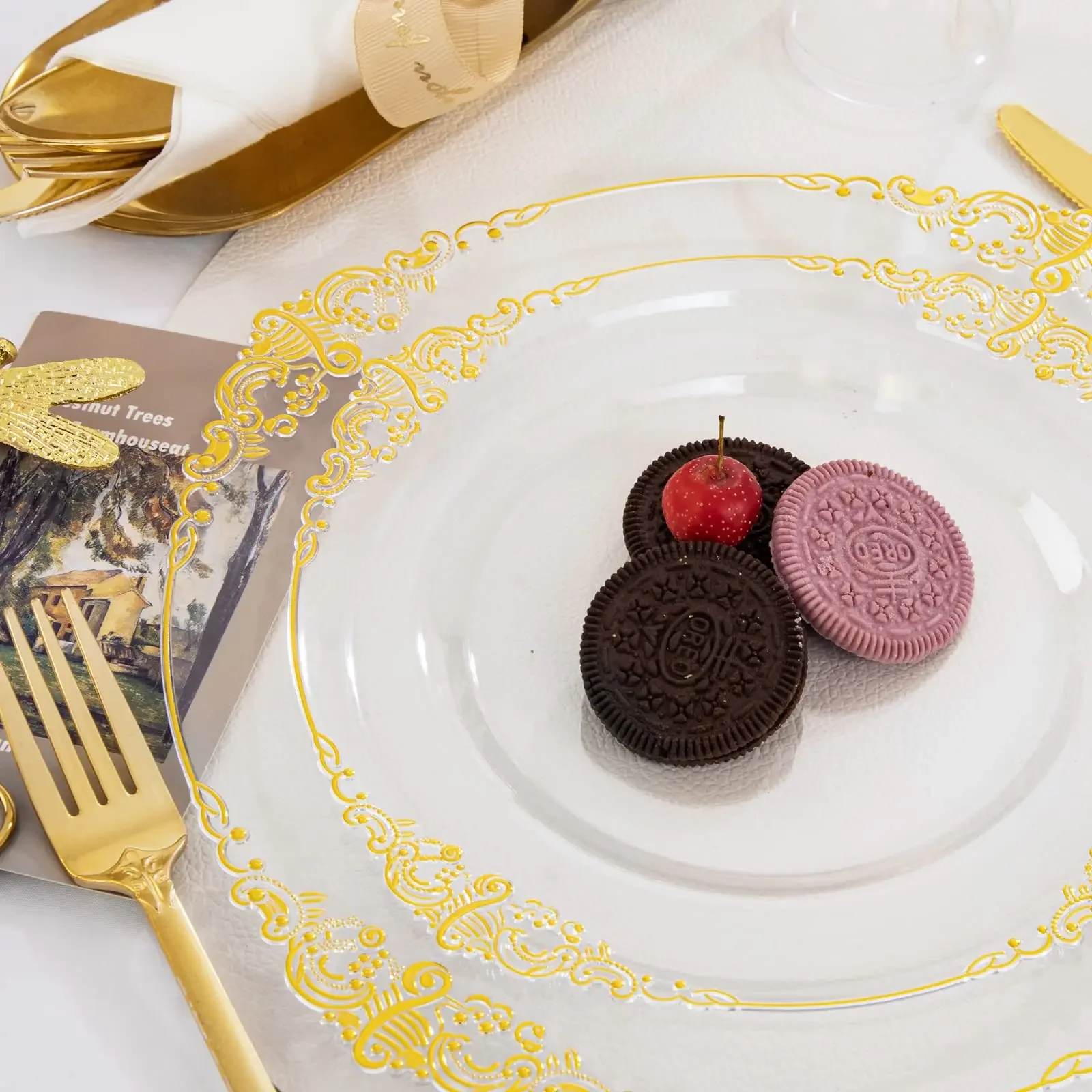 60개 황금색 플라스틱 접시 포함 디저트 접시 10개 컵 포크 칼 10개 숟가락 10명의 손님에게 적합