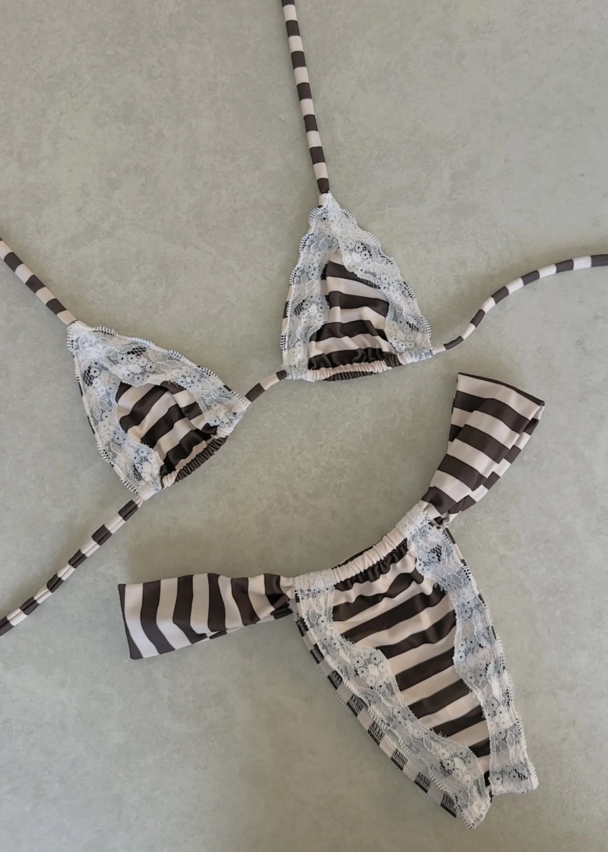 Nuovo Sexy Bikini Brasiliano - Vista laterale