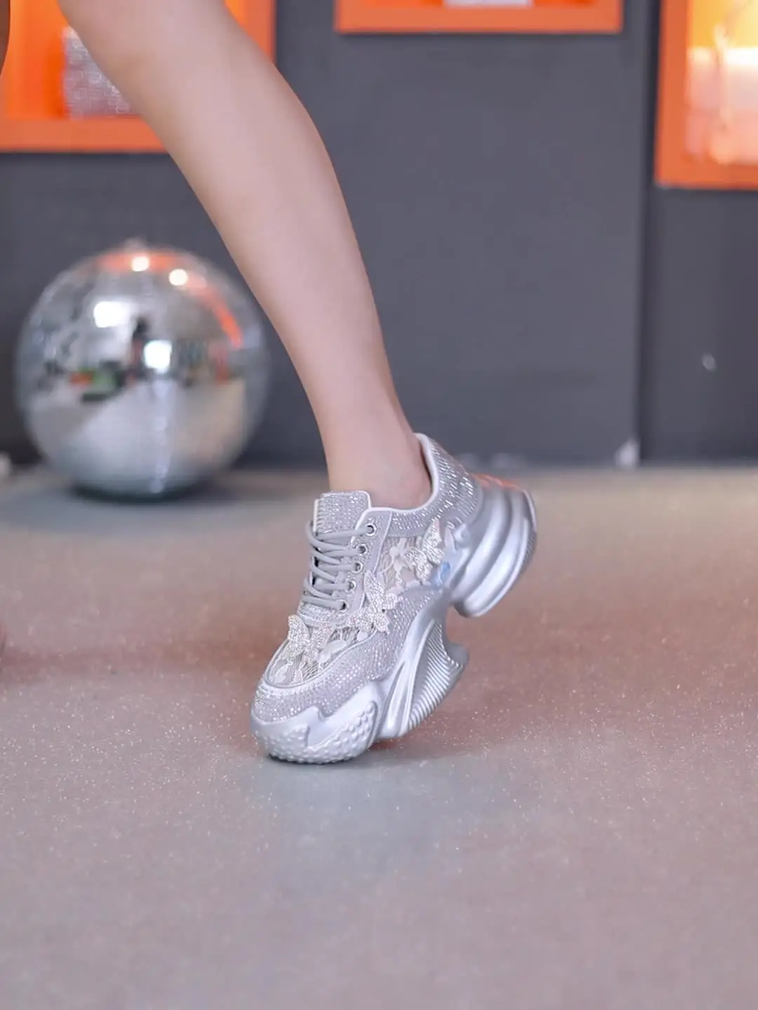 Women Platform Sneakers Shine Butterfly Design Casual Shoes  display picture 1
