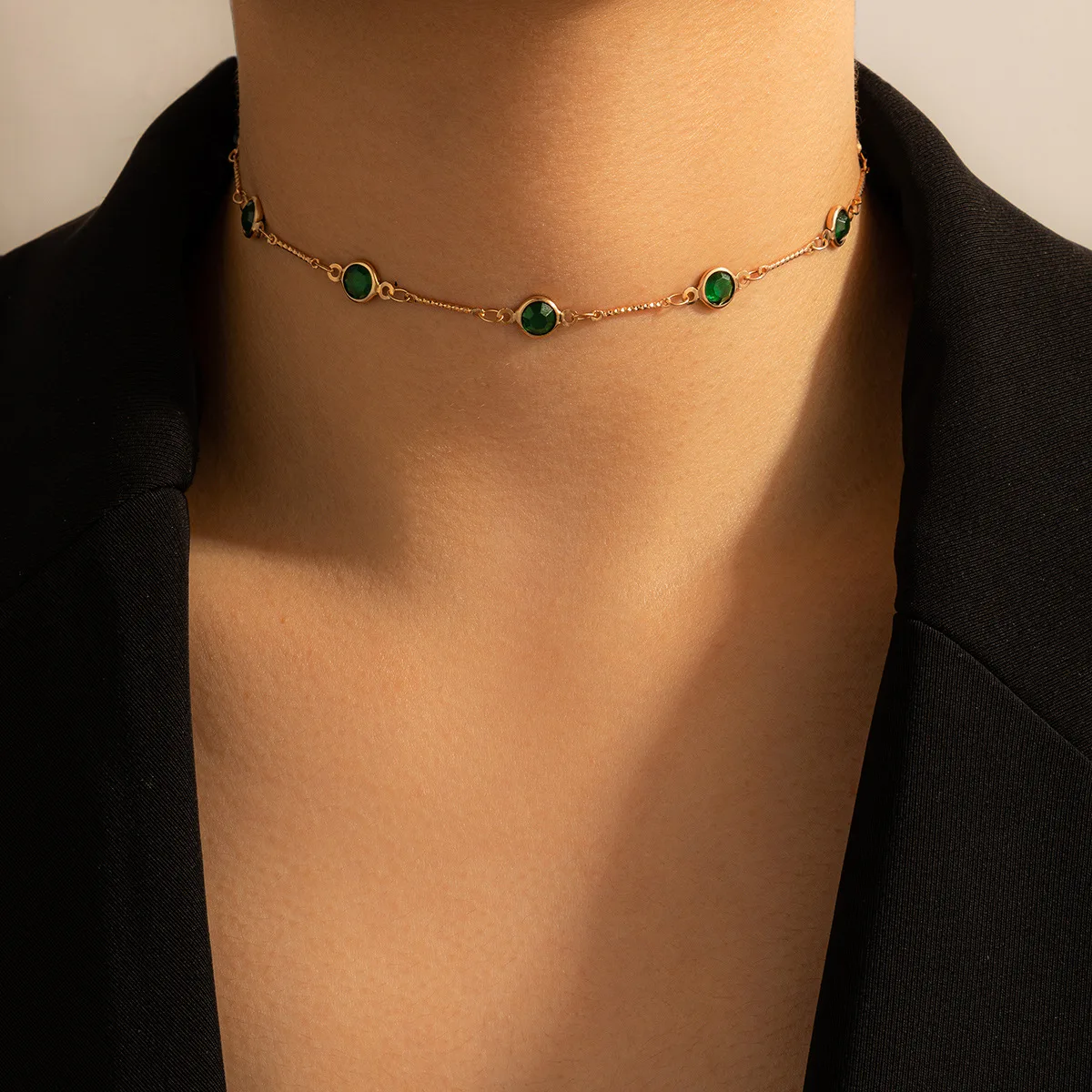 Jaida Scalloped Rhinestone Encrusted Necklace Set w/ Teardrop Crystals –  Sophia Collection