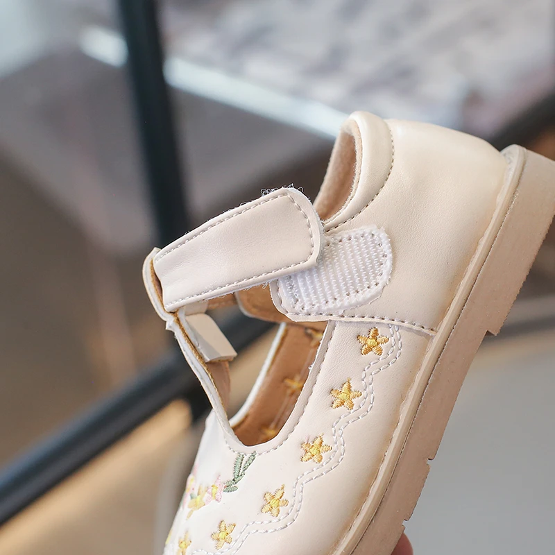 Baby Girls Flats Princess T-Strap Mary Jane Shoes Child Vintage Embroidery Dress Shoe for Girl Beige Brown PU Leather Loafer 6