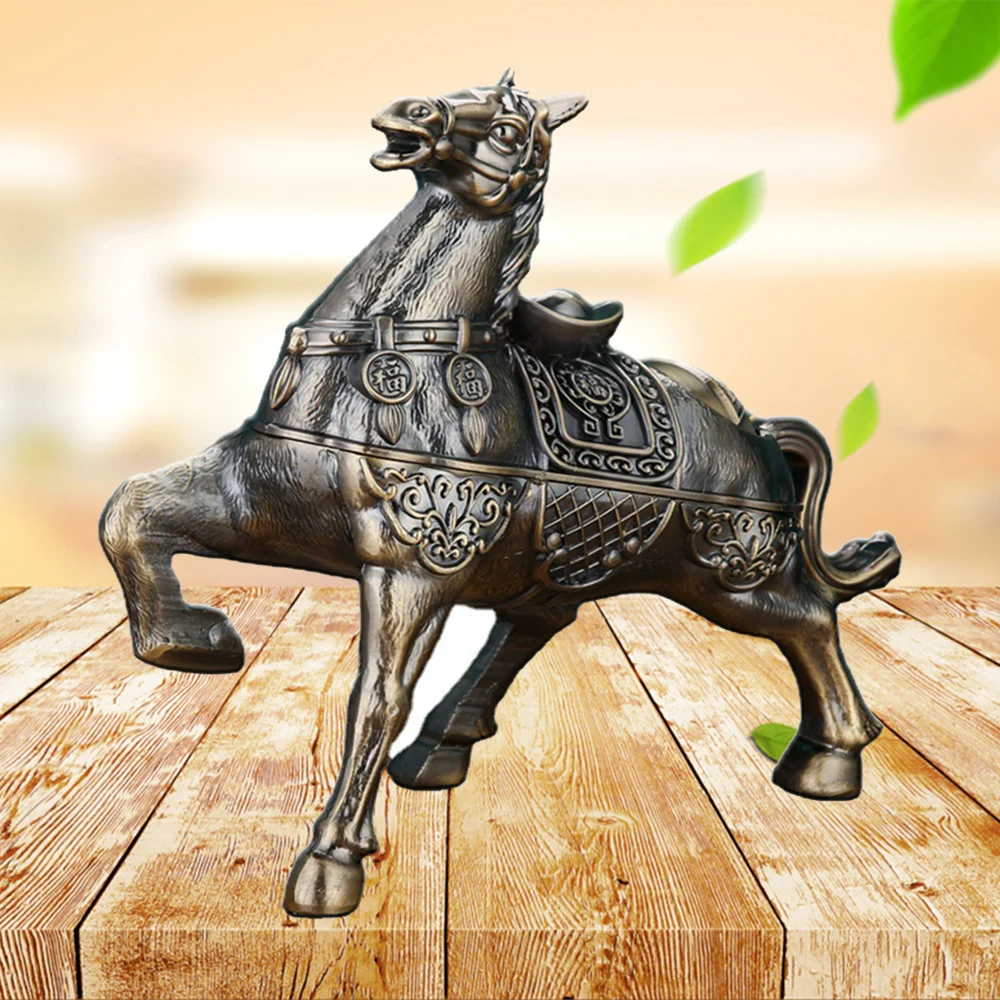 Galloping horse ashtray, living room metal ashtray anti fly ash with cover, Creative animal models Ornament, Smoking accessories