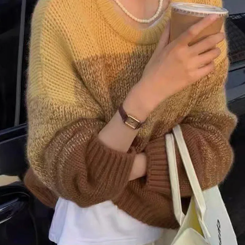 Рисунок 4 - Женский трикотажный свитер с круглым вырезом