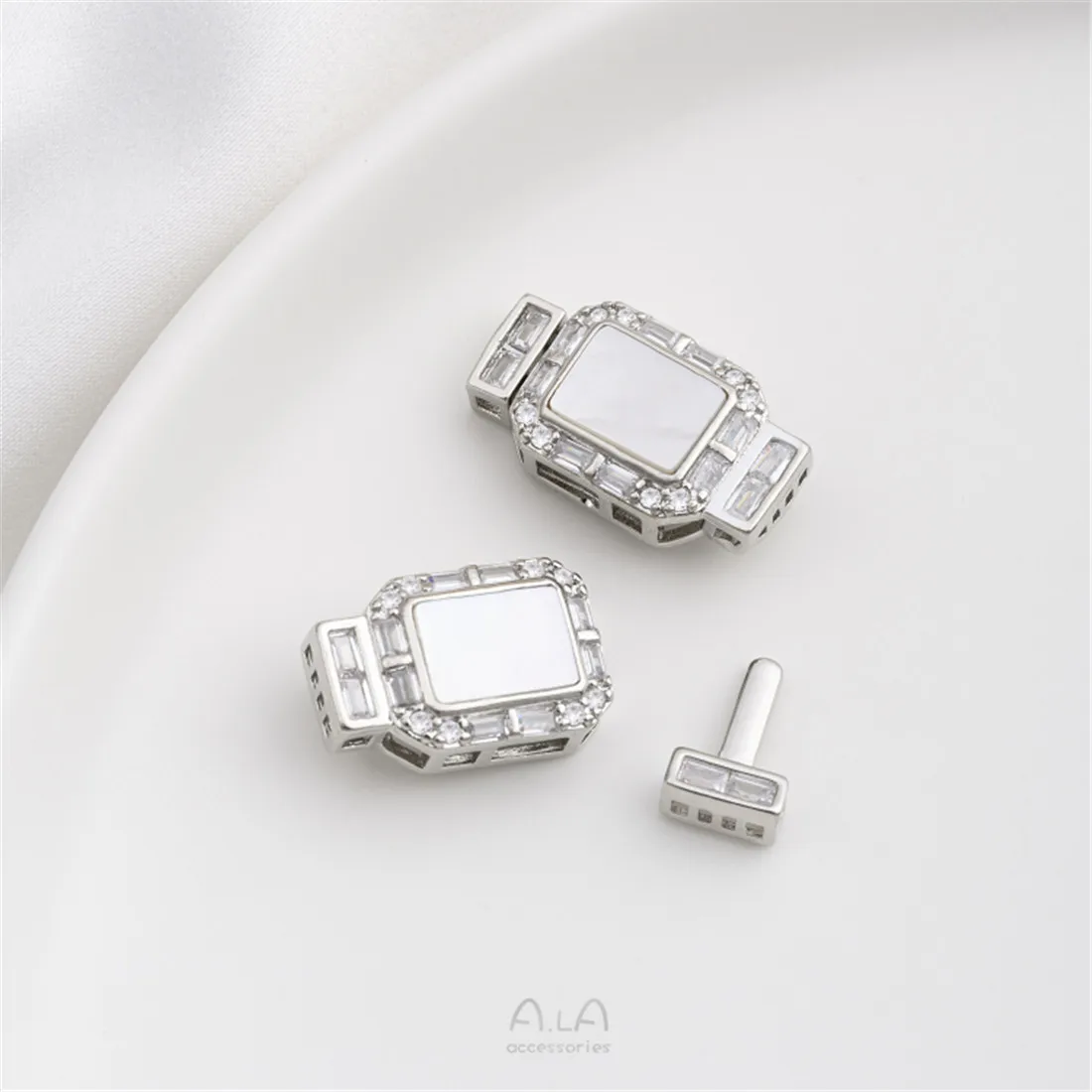 Рисунок 6 - Натуральная белая раковина-бабочка