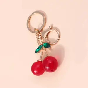 hui05 Crystal Cherry Handbag Pendant Keychain - Exquisite Red Crossbody Bag Accessory with High-Grade Car Accessorizing - 231120