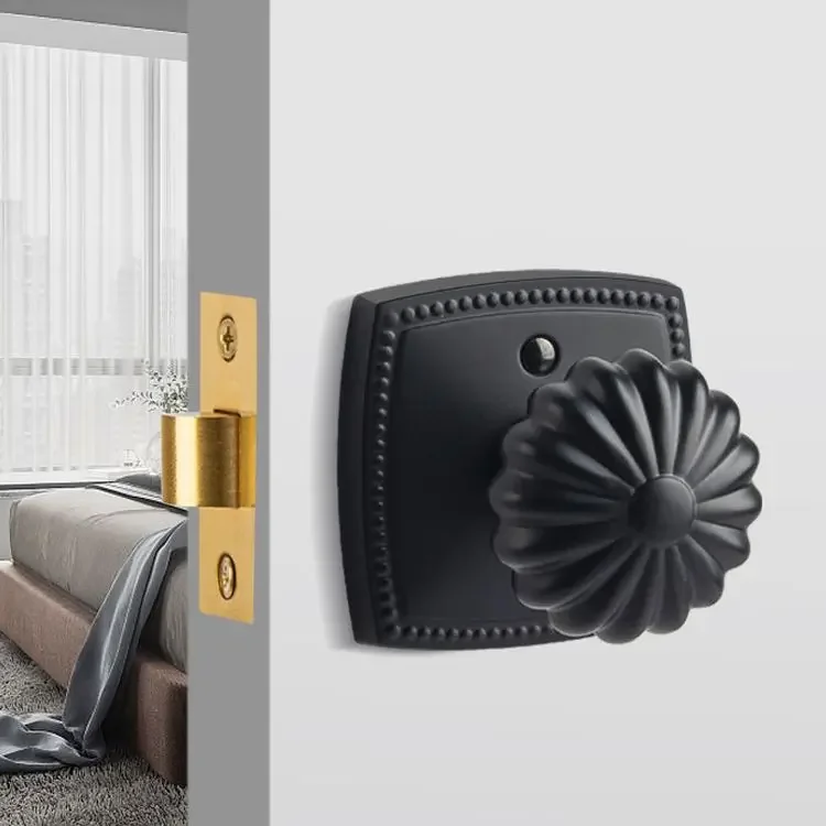 Рисунок 2 - Ручка дверная из коричневой твердой латуни с тыквой