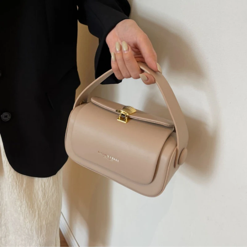 New High-end Texture Portable Small Square Bag for Women's New Light Luxury Niche Design Versatile Commuting Single Shoulder Bag