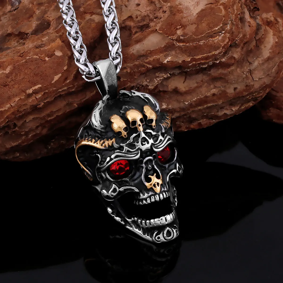 

Creative 316L Stainless Steel Ghost Skull Necklace Vintage Viking Men's Neo-Gothic Fashion Rock Party Pendant Amulet Jewelry