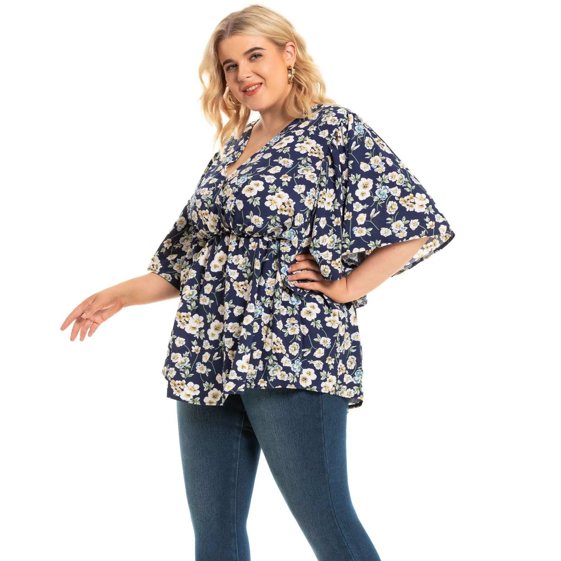 

New flysleeve loose V-neck large size European and American women's top
