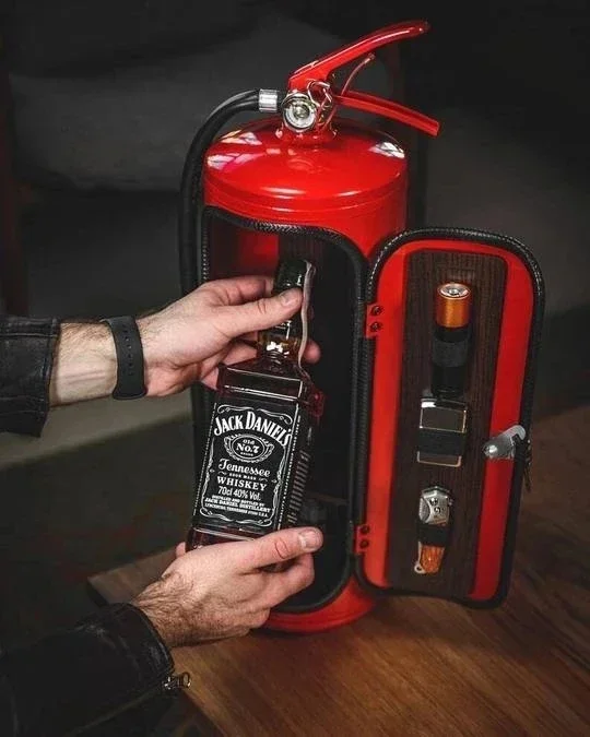 

Decoration Novelty Fire Shape Extinguisher Storage Box Wine Creative Dropshipping Mini Bar