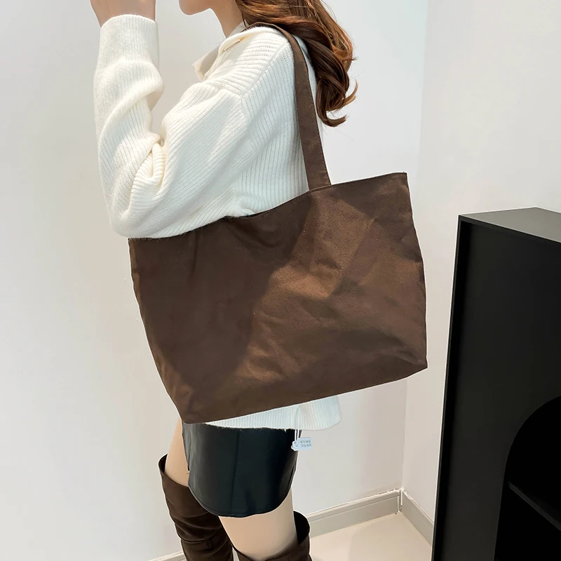 Women Suede Shoulder Bag Magnetic Closure Hobo Bag Suede Slouchy Tote Bag Large Capacity Purse Retro Handbag for Work Travel