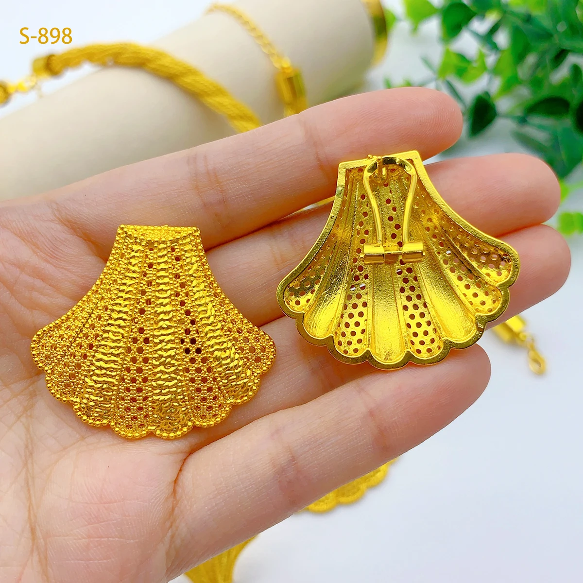 Luxury Dubai Shell Necklace And Earrings Jewelry Sets For Women