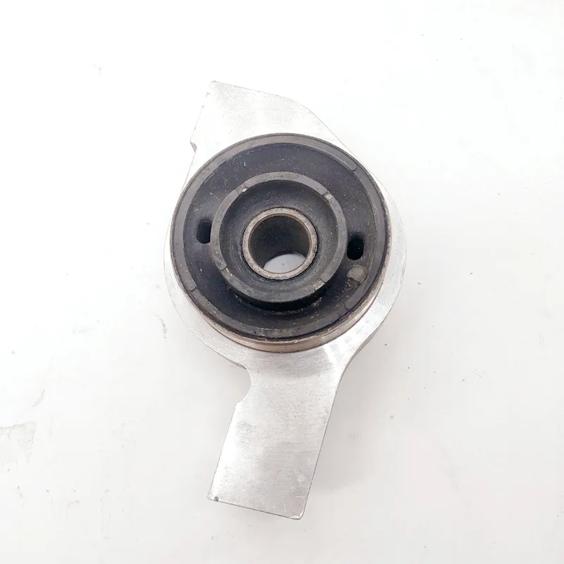 Triangular Arm Bushing Front Triangular Arm Hinge Center Bushing for Peugeot 508 Citroen C5 C6 3523eh 3523ct