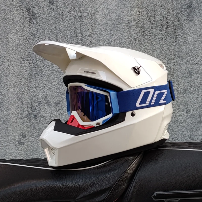 Off-Road Racing Helmet 4