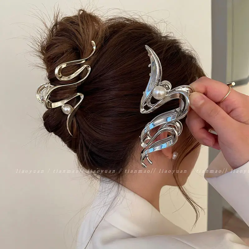 New Geometric Fashion Pearl Women's Hair Card Elegant and Elegant Elegant Light Luxury Metal Trendy Hair Accessories 2024 customized product、metal corporate anniversary metal etching thank you card