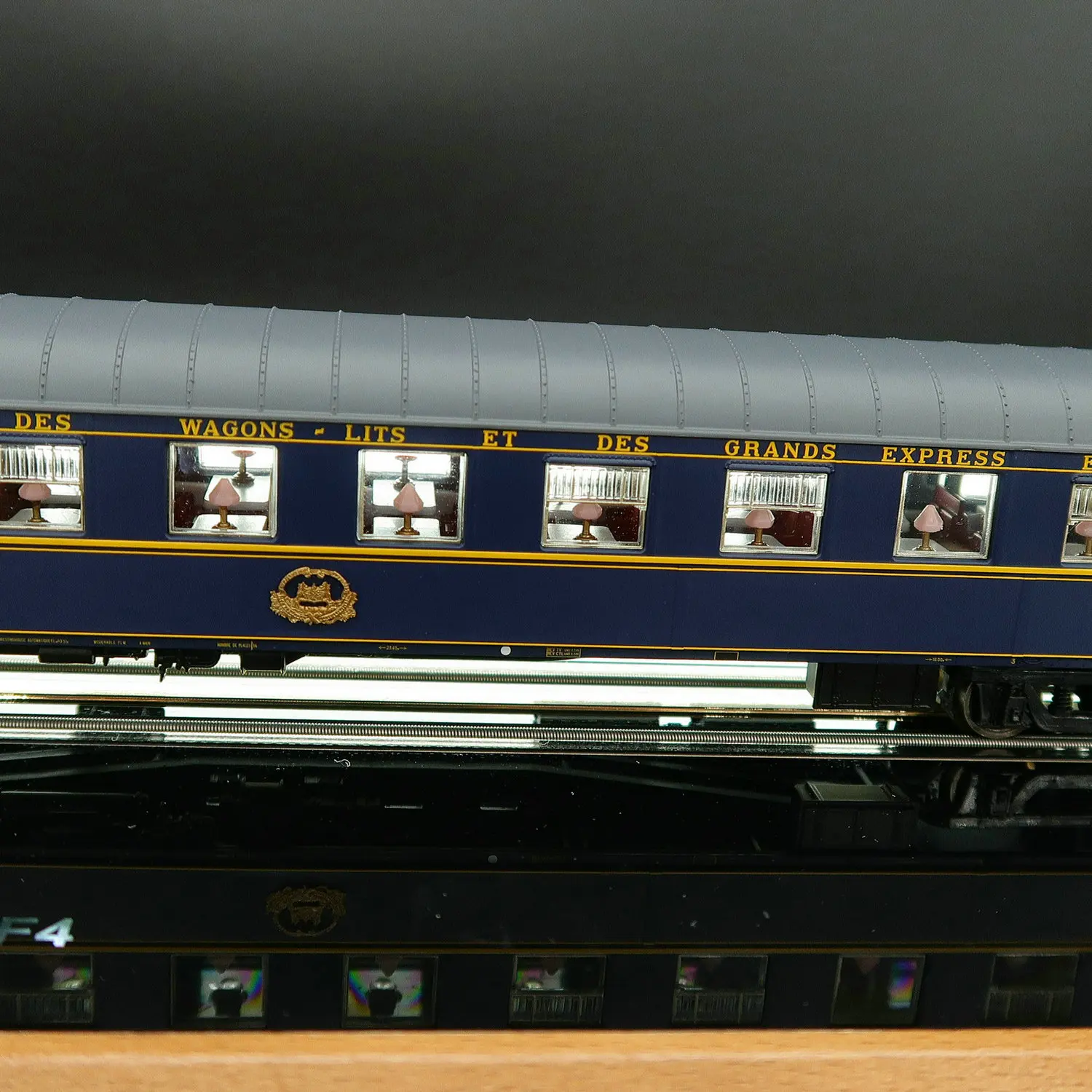RIVAROSSI Train Model HO Type 1/87 Orient Express Passenger