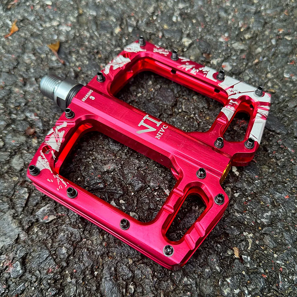 Description Picture 5 of itemHigh Strength Mountain Bike Pedals CNC Aluminum Alloy Polished Hollow Thickened Flat 3 Bearing Non-slip Bicycle Pedals