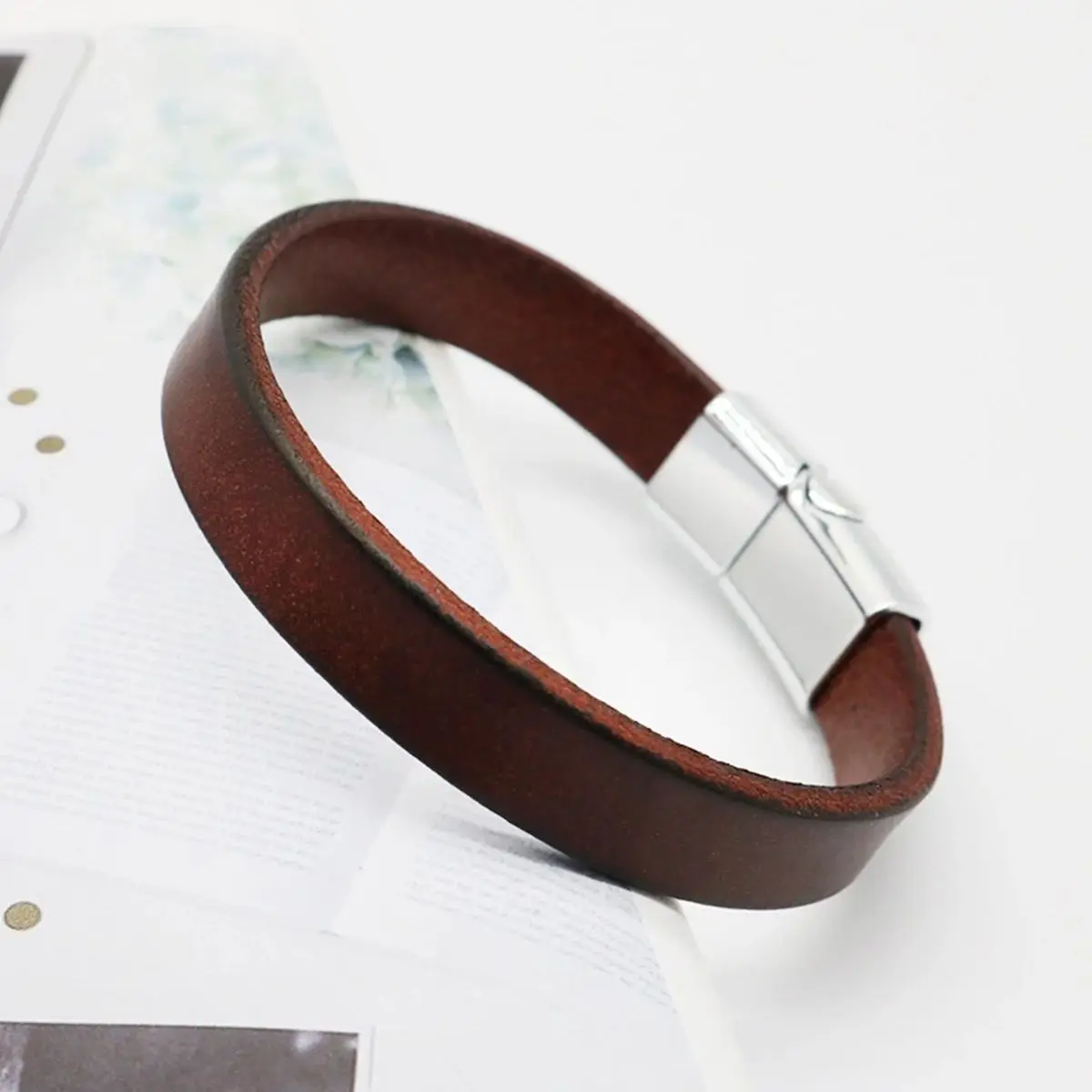 Elegant Vintage Cowhide Leather Bracelet with Magnetic Buckle - Stylish Men's Street Trend Accessory