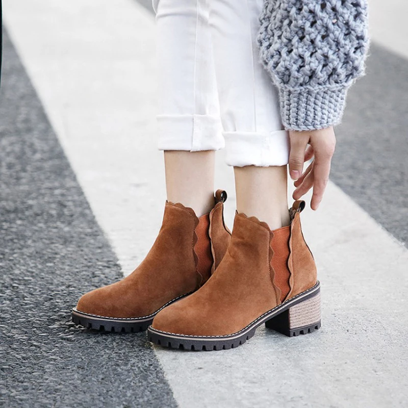 

Classic Retro Slip-On Women's Short Boots Winter Thick Plush Lining Wood Grain Thick Heel Sewing Faux Suede Ankle Boots