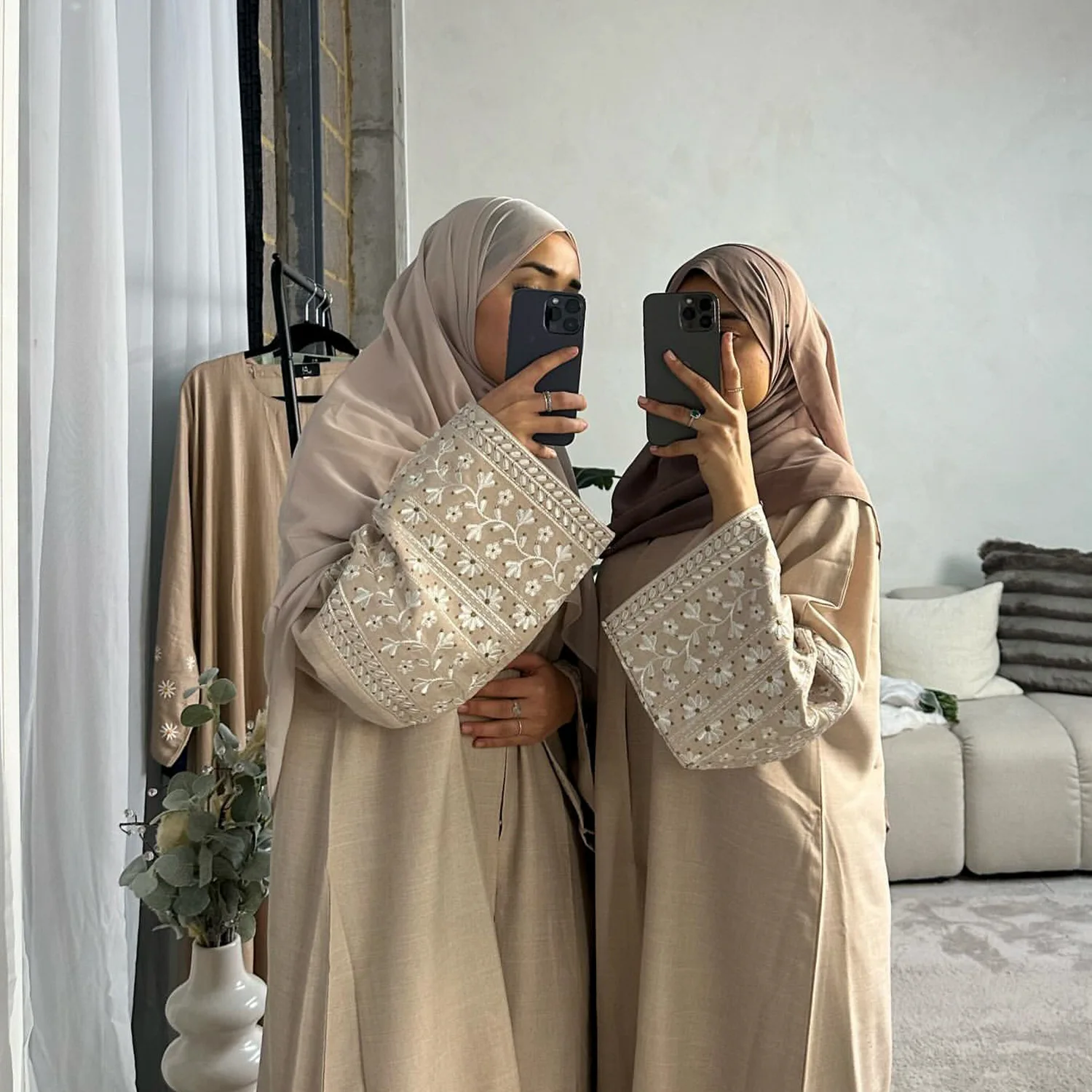 

Мусульманская абайя с цветочной вышивкой для женщин, платье для отдыха в марокканском стиле Рамадан, свободный женский кардиган в арабском стиле Дубай, длинный халат 2024