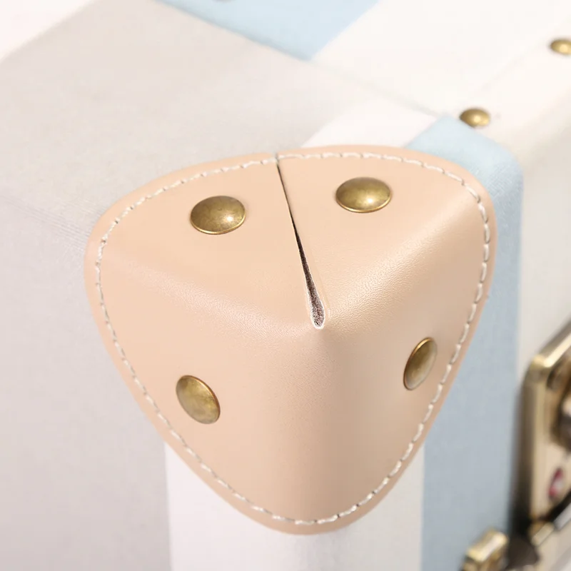 Рисунок 5 - Дорожный чемодан на колесиках