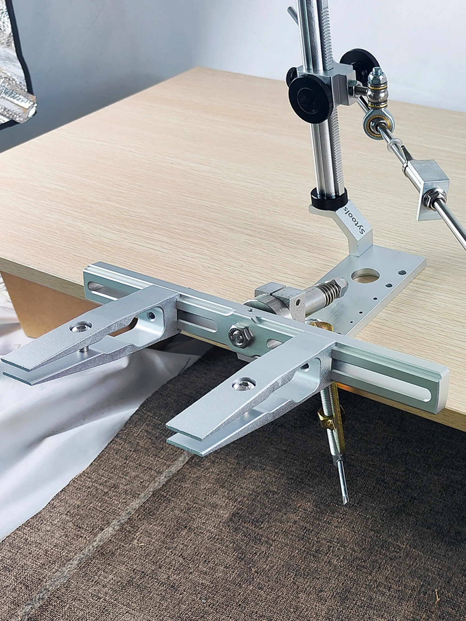 Description Picture 5 of itemAluminum alloy base plate +16mm bracket, as an accessory for knife sharpener