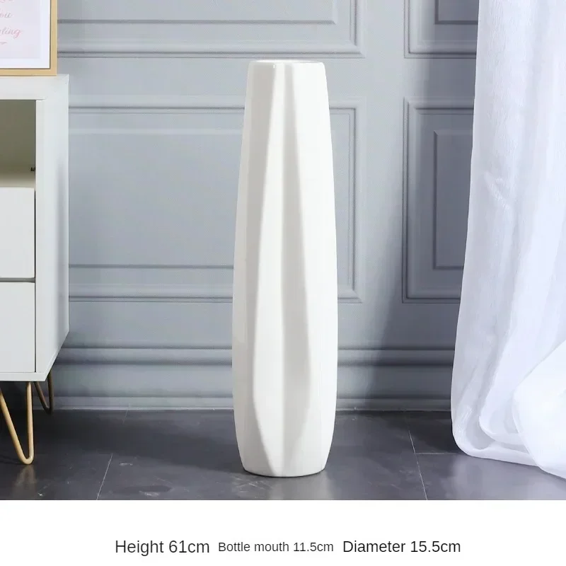 Vaso In Ceramica Bianca Moderno - Decorazione Elegante Per Tulipani, Tavolo O Ufficio (20x10 Cm)
