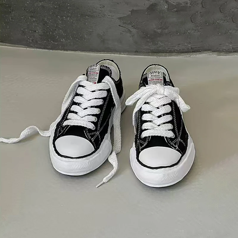 All-match small shoes thick sole heightening- Japanese canvas outdoor casual sports shoes.