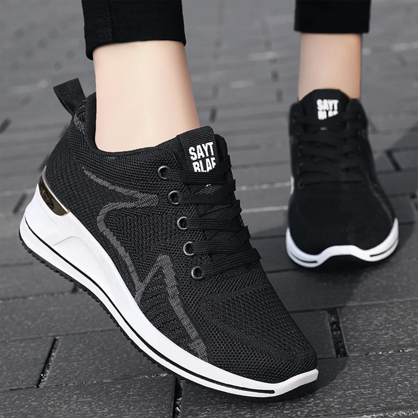 

Sneakers Women Plus Size Femme Ladies Shoes Fashionable Vulcanize Sneakers Comfortable Lace Up Female Shoes Zapatillas Mujer