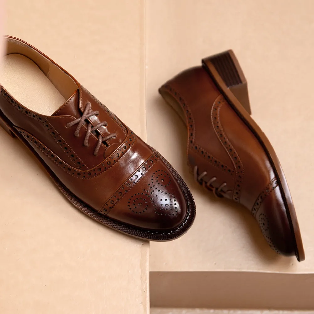Women Oxford shoes Genuine leather British style Carving lace-up Flats Round toe Soft comfort Casual shoes