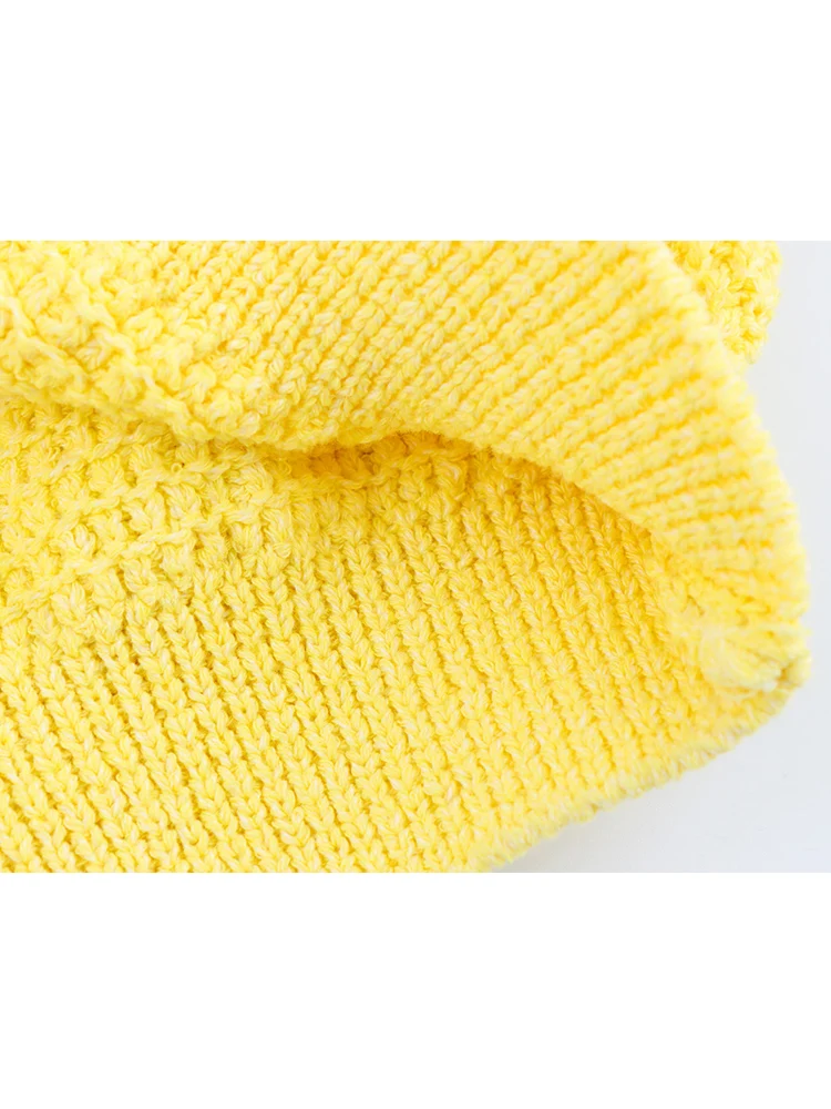 TFMLN Short Sleeve Sweater For Women Chic Star Shaped Button Decoration Knit Top Casual Streetwear Fashion Solid Knitwear Tops