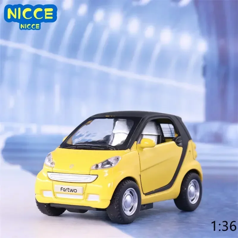 ミニカー Smart Fortwo 1:36 Smart Fortwo Toy Vehicles Diecast Model Cars-Toy For