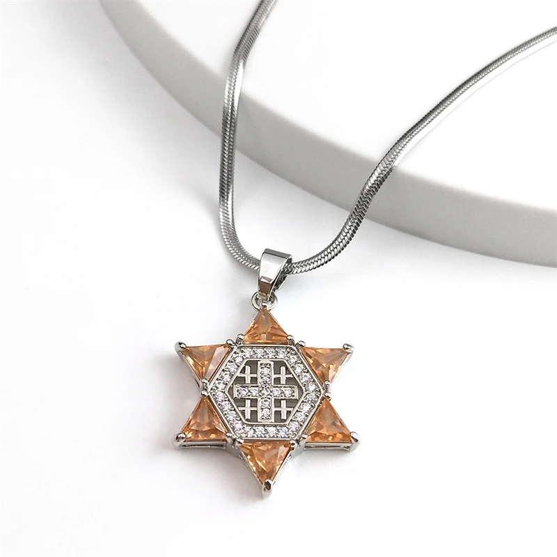 Détail zircons et finitions