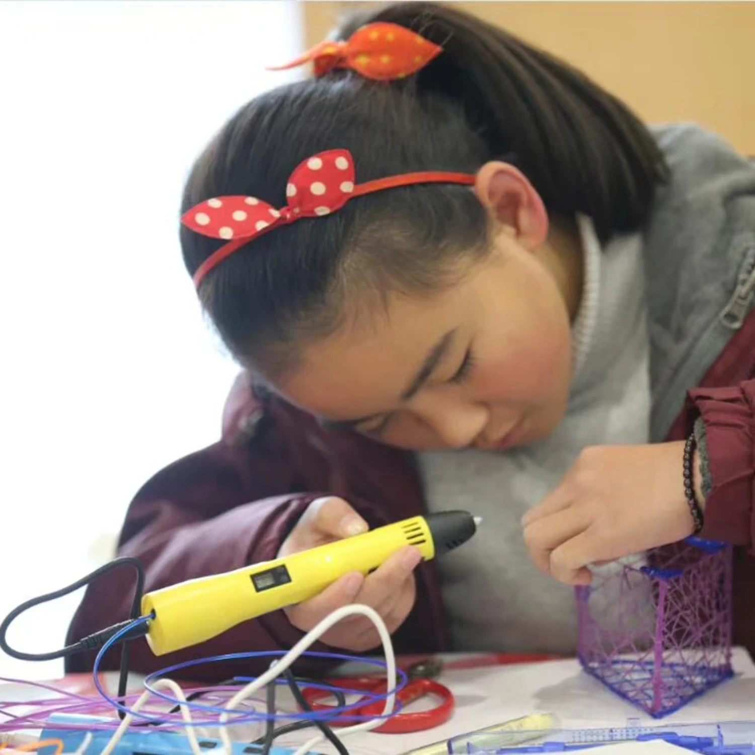 3D Pen Supports ABS PLA HIPS PVA 60-245 Degrees Celsius Range Temperature Adjustable LCD Display 8-Speed Regulation