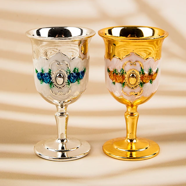 Handmade Unique Wine Glasses Colorful Vintage Glass Goblet Cup for Wedding  Decoration - China LED Champagne Glass and Creative Wine Glasses price