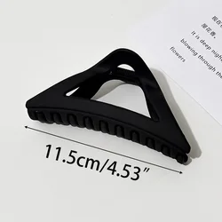 Elegant Matte Black Hair Claw Clip - Fashionable French - Inspired Hair Accessory (Matte Triangle)