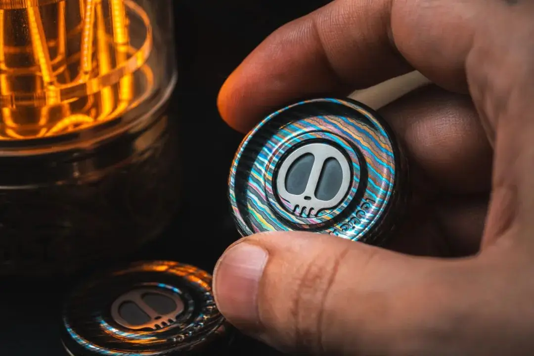 LAUTIE EDC ZircTi (Limited Edition) Devil's Milk Cap Haptic Coin