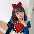 Middle bow wine red