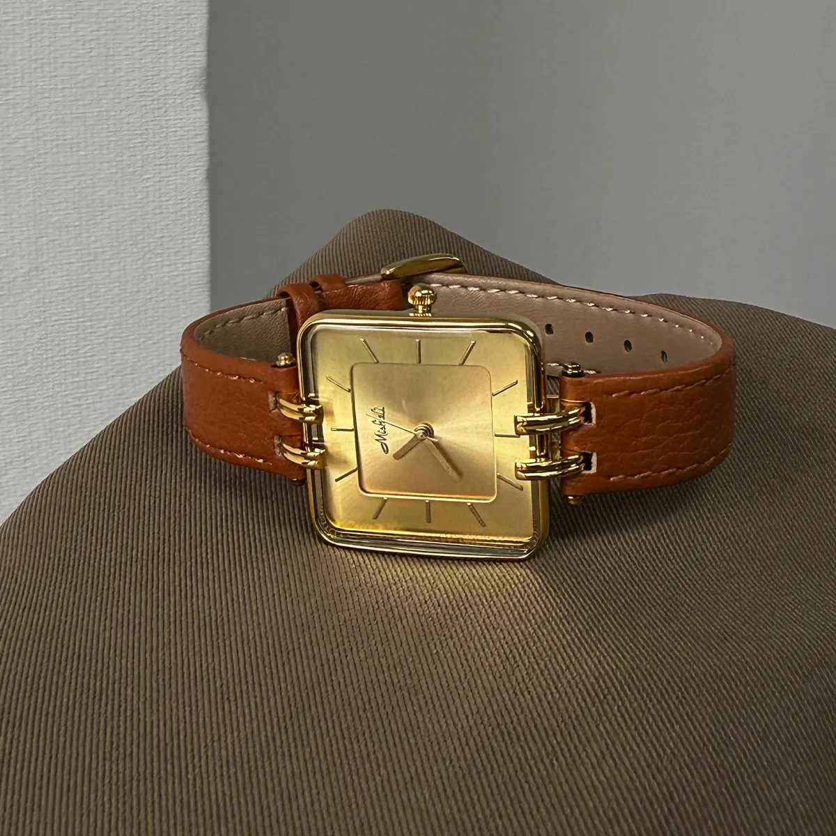 2025 Mode Vrouwen Horloge Grote Vierkante Wijzerplaat Dunne Lederen Band Dames Horloge Elegante Quartz Meisjes Horloges Casual R