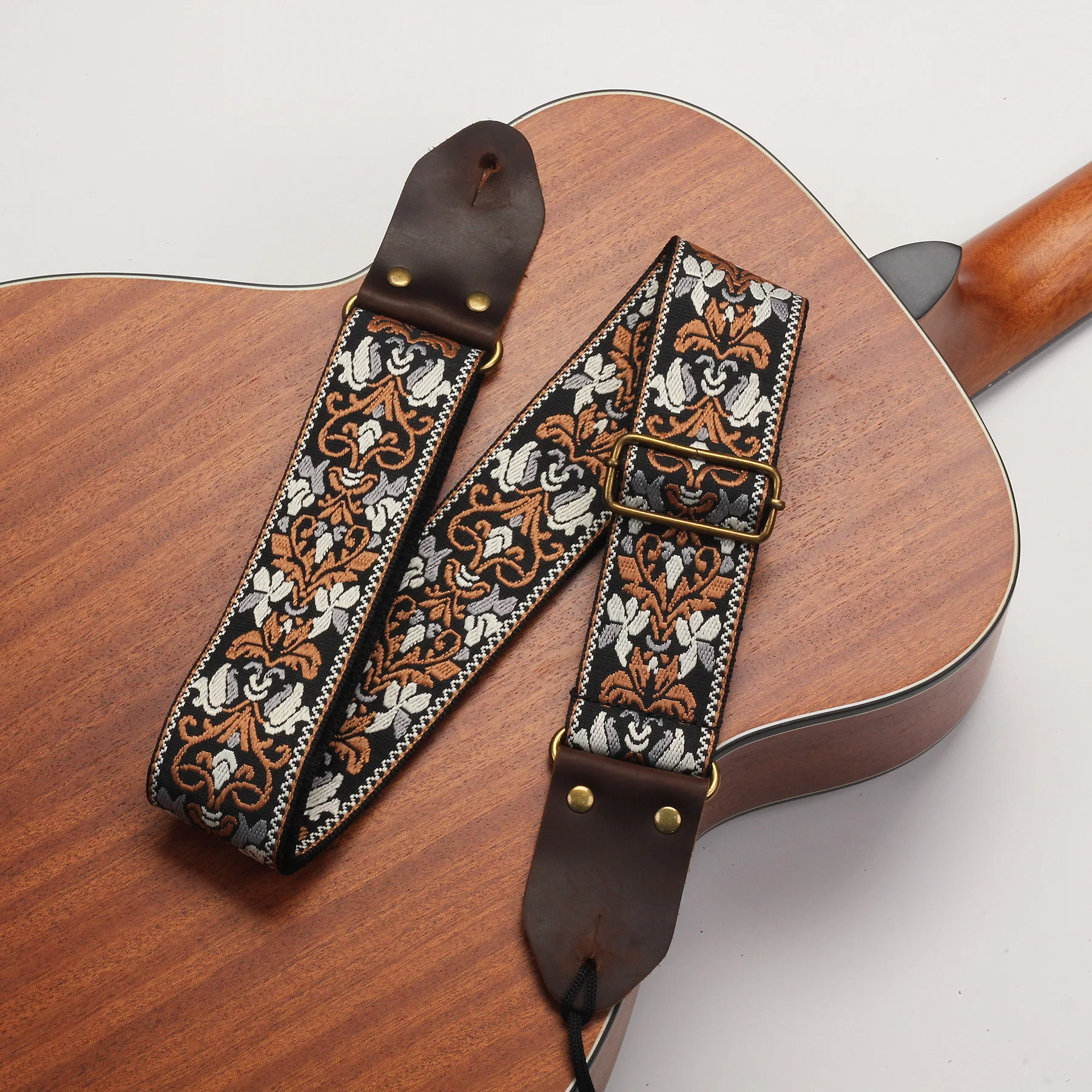 Guitar Strap Vintage Flowers Guitar Strap Belt With Tail Nail Pick Bohemia Woven Embroidery Fabrics Genuine Leather Head Guitar Bass Strap