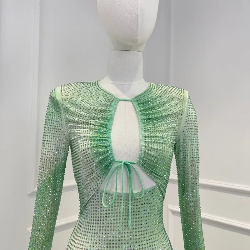 Najnowsza 2023 sprężyna wysokiej jakości letnia luksusowe światło zielona wycięta w talii z długim rękawem sznurowana damska seksowna Mini sukienka