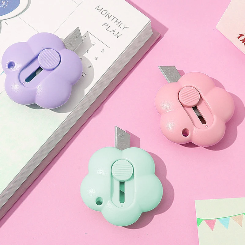 

Креативная модель, милая Выдвижная карманная коробка в форме цветка, резаки для дома, офиса, школы, канцелярские принадлежности