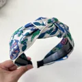 SP2242-Green bowknot