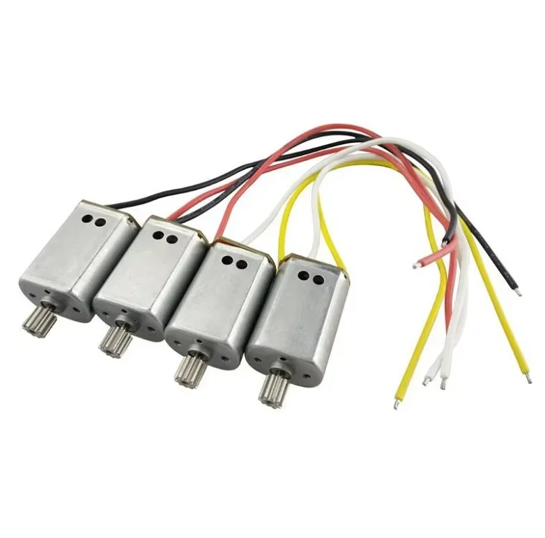 Hélices de rechange pour drone, en matériau durable, faisant partie du lot d'accessoires pour drone.