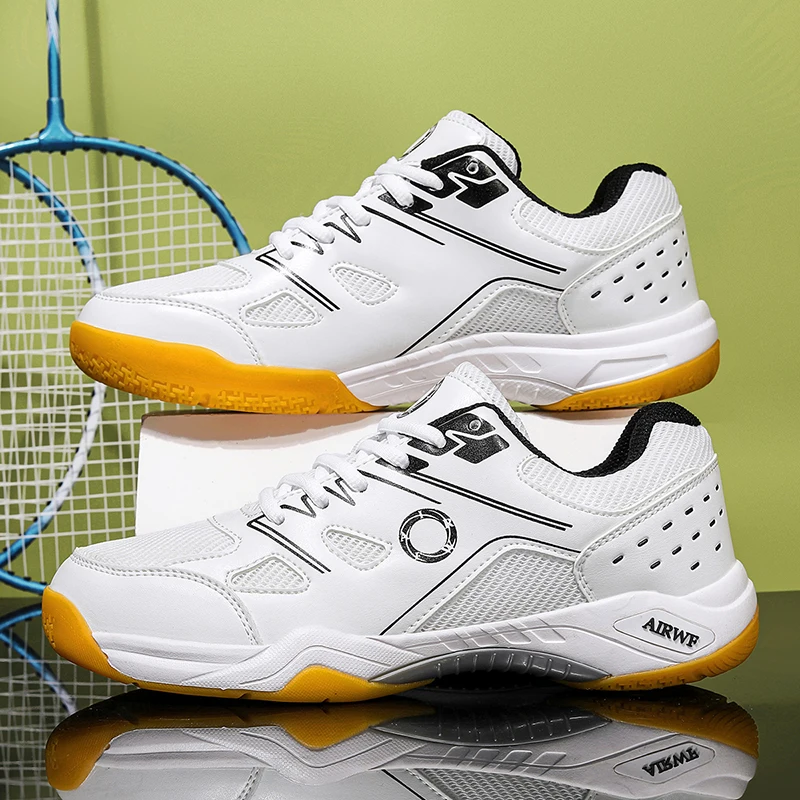 New men's tennis breathable non-slip sports shoes men's indoor and outdoor sports shoes badminton light