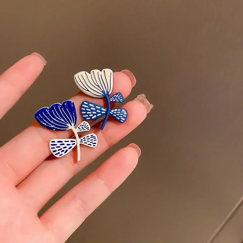 Summer Newest Personality White Blue Painting Leaf Flower Earrings New Chic Jewelry Accessories for Women Fashion Creative Gifts