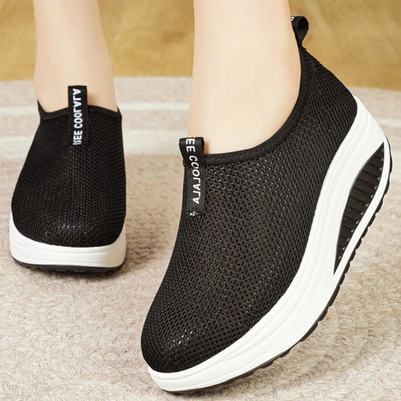 Fashion Breathable Mesh Women Running Shoes Comfortable Lightweight Casual Sneaker Summer Outdoor Non-slip Flat Running Shoes 38 Fashion Breathable Mesh Women Running Shoes Comfortable Lightweight Casual Sneaker Summer Outdoor Non-slip Flat Running Shoes - Image 6