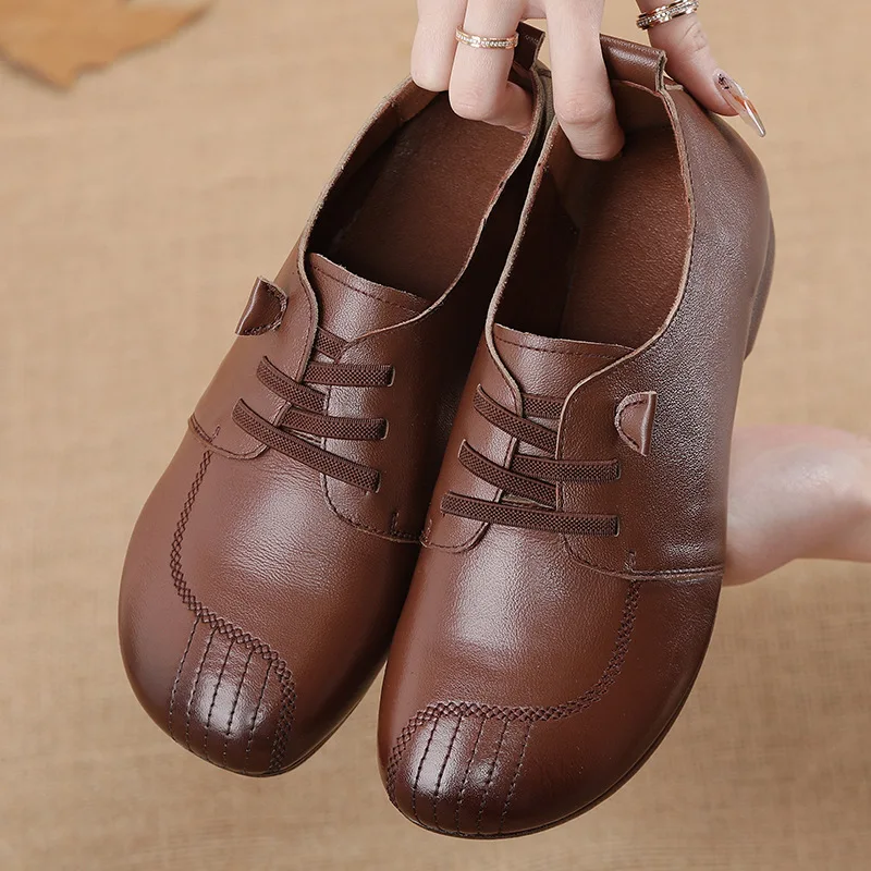 

2024 Stitched leather shoes middle age women ballet flats casual shoes genuine leather slip on moccasins ladies soft loafers new