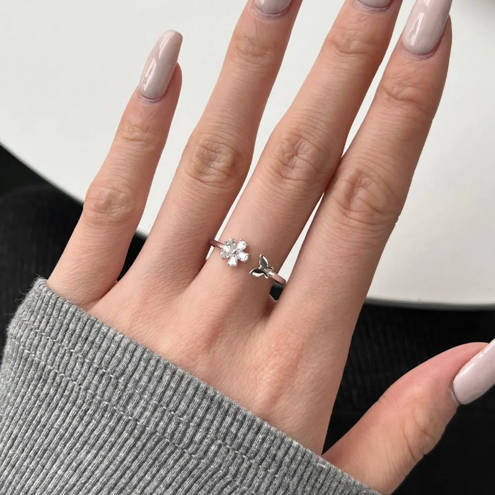XUYUANFEN Korean Version New S925 Sterling Silver Ring, Women's Peach Blossom Zircon Inlaid Butterfly Shape, Exquisite Design