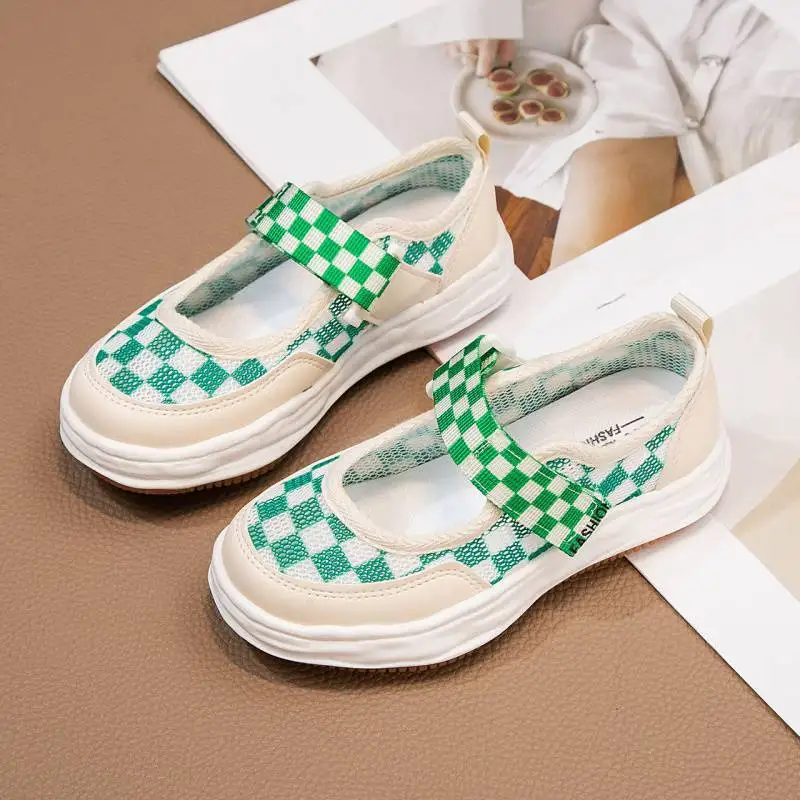 Рисунок 5 - Спортивная обувь для девочек